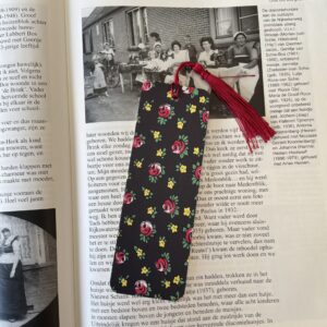 Alternative view of Kleine bloem rood boekenlegger